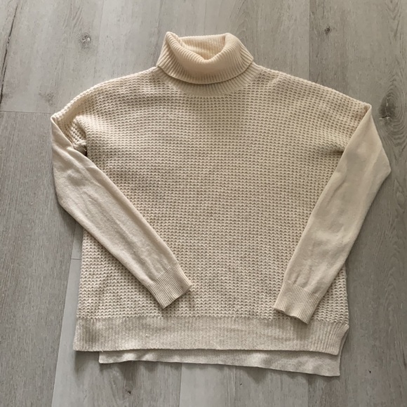Theory Aldanta Cashmere Turtleneck waffle knit beige size small soft Sweater - Picture 6 of 12